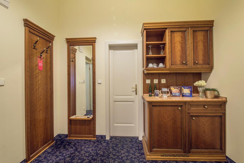 Ontario Hotel 3*