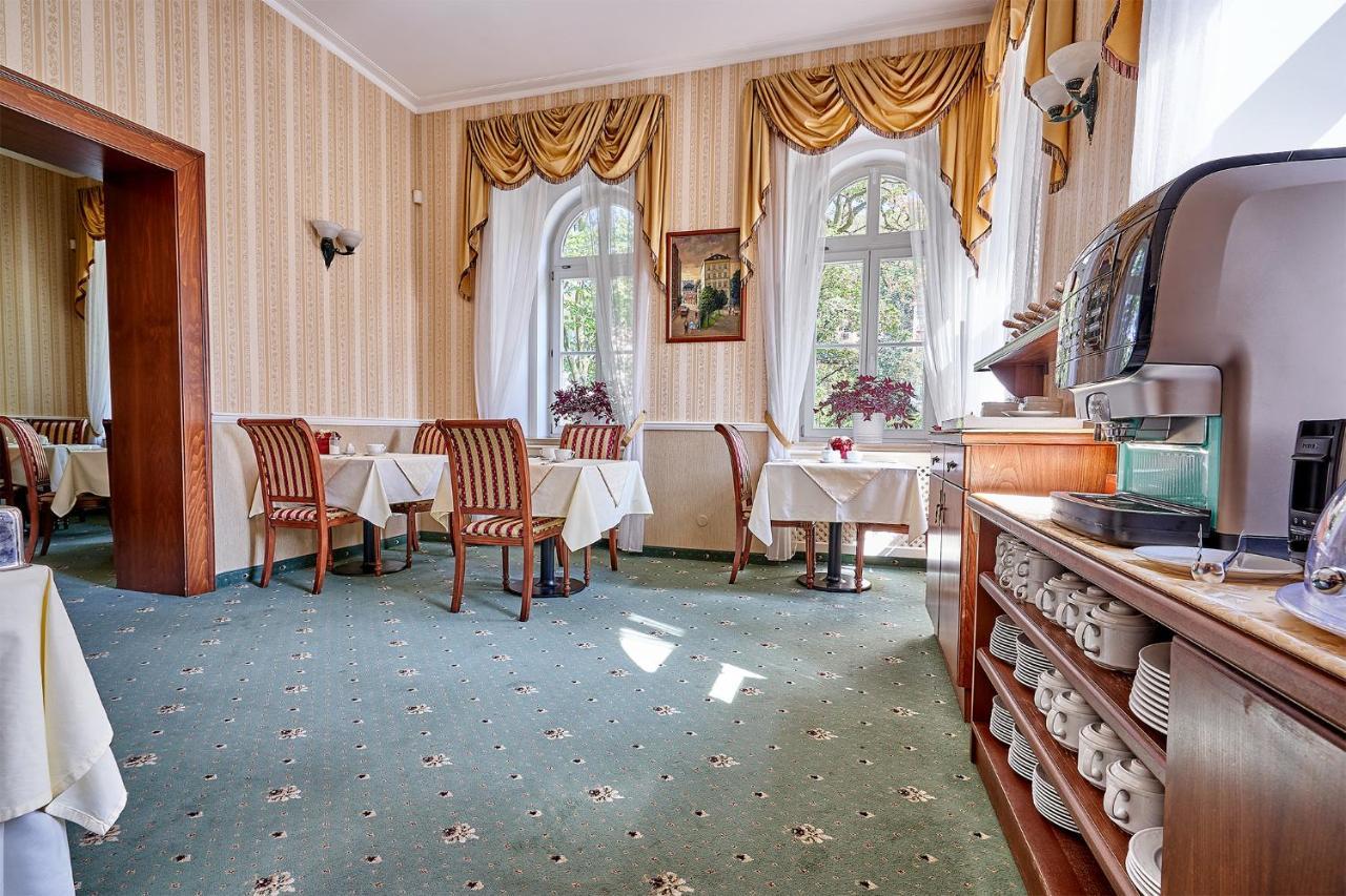 Ontario Hotel